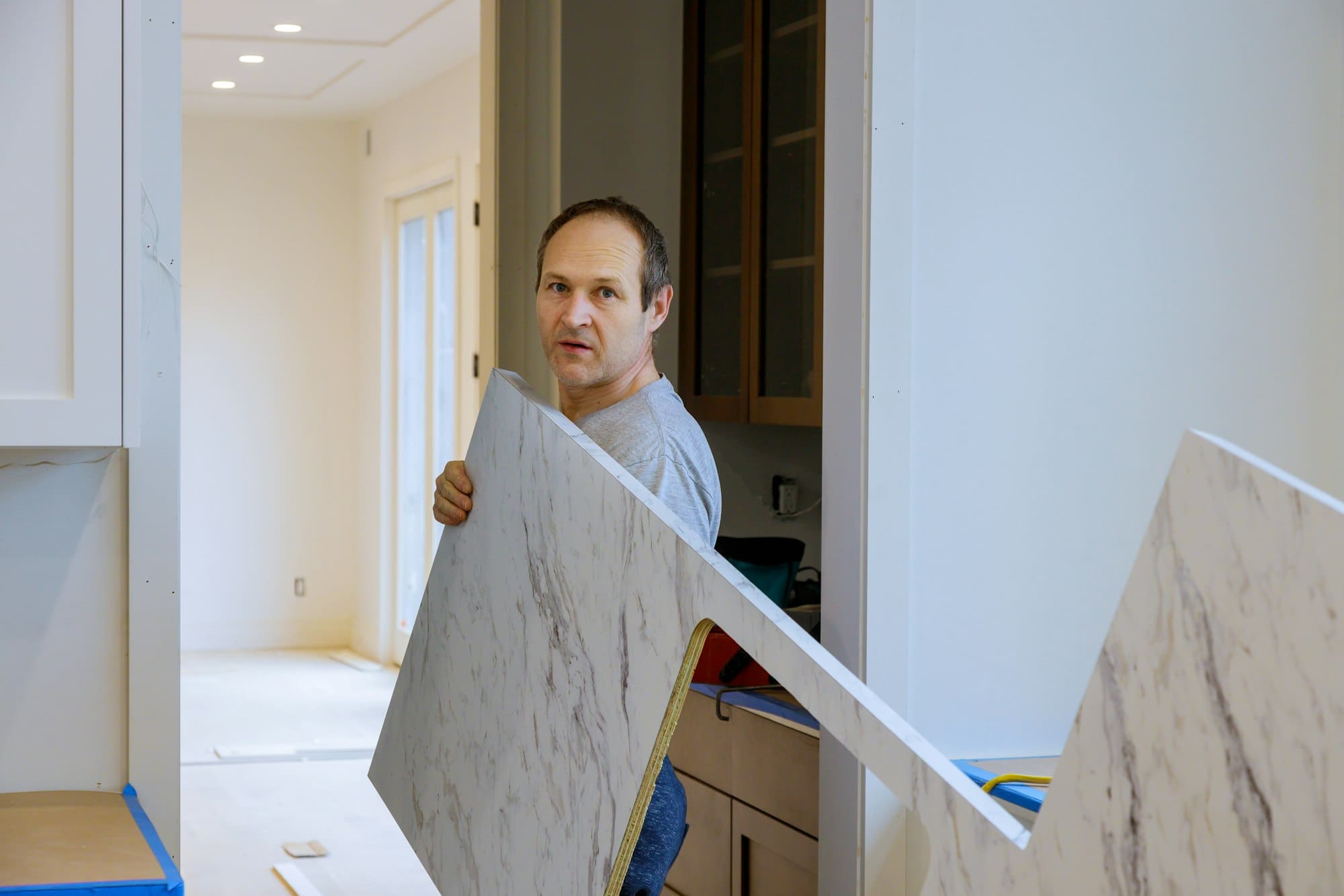 Installing laminate kitchen counter top